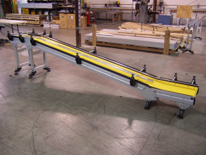 INCLINE LONG-LINE CONVEYOR with lane guides