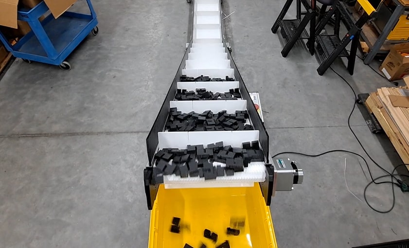 incline parts packaging conveyor