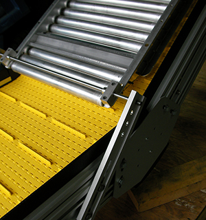 detachable conveyor flights