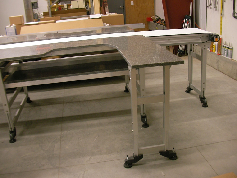 work station cut out conveyor-min