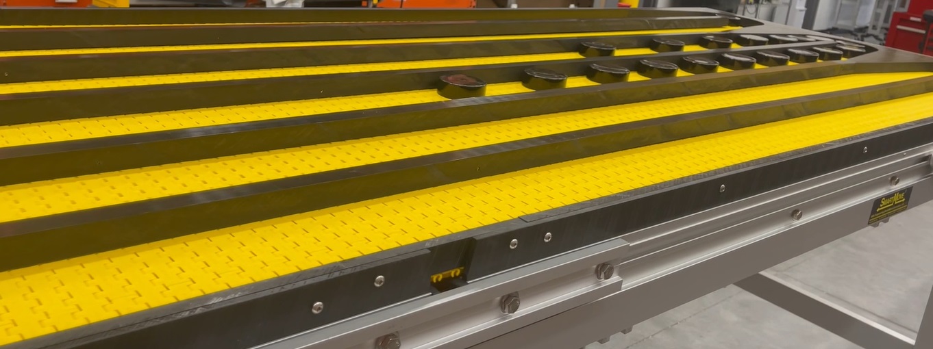 Accumulating – Little Circulating Conveyor For Moulded Plastics